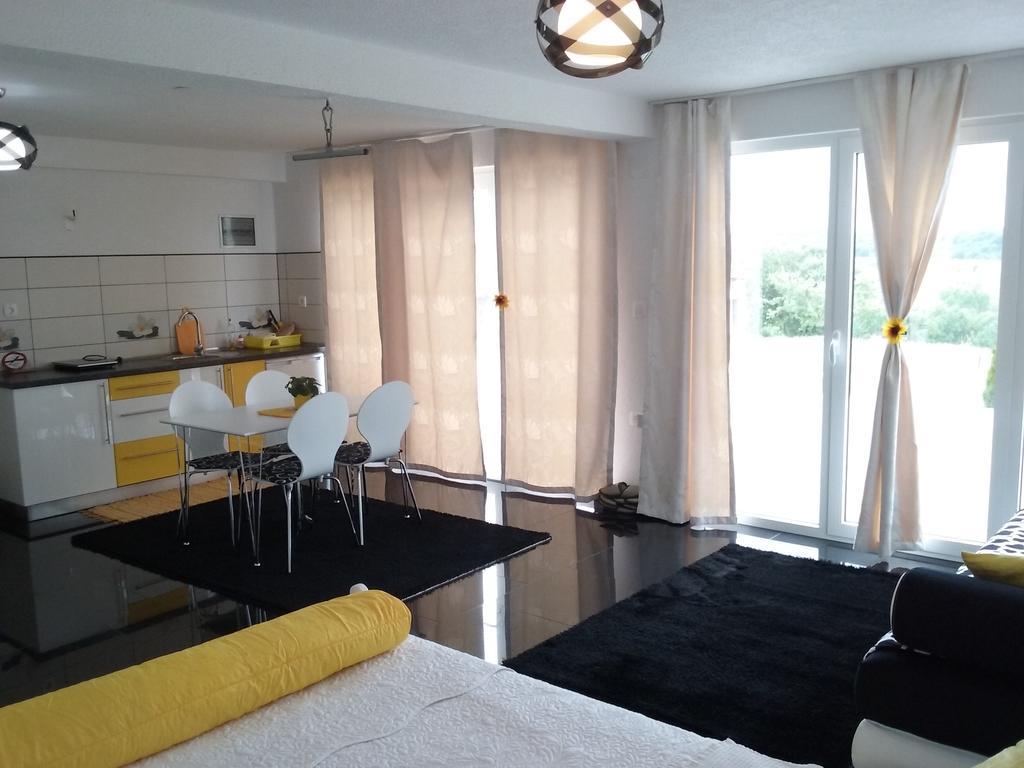 Apartment Melissa Rakovica Exteriör bild